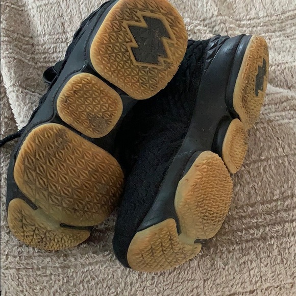 Boys - LeBron 15 GS 'Black Gum' - Picture 5 of 5